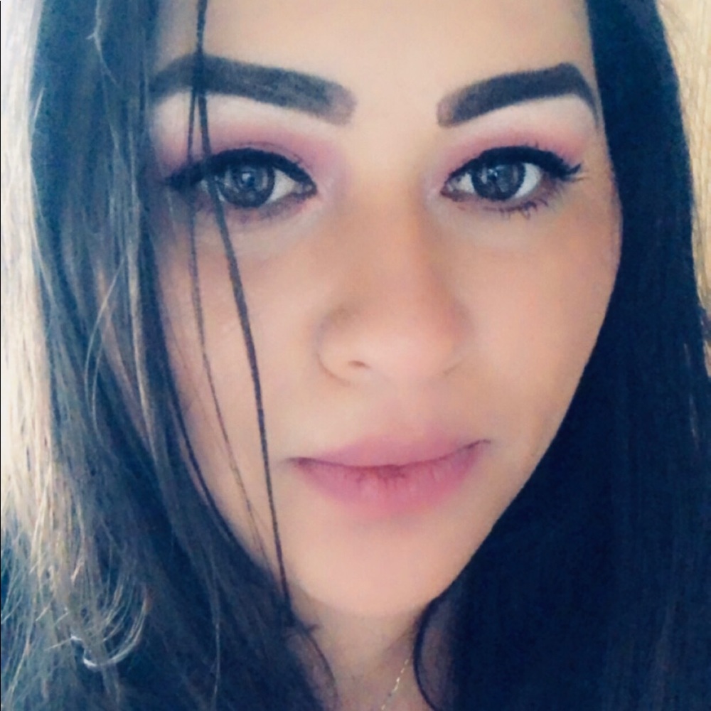 Meet your Posher, Beatriz